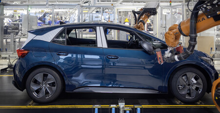 El primer CUPRA Born sale de las líneas de producción