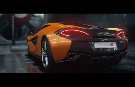 Vídeo: ¿Es el cisne negro el McLaren 570S de las aves?