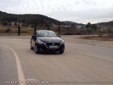 Mazda2 2015 - prueba - toma de contacto