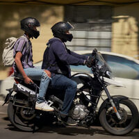 En Colombia están a punto de prohibir las apps de alquiler de motos porque no paran de provocar accidentes y ya llevan más muertos que en una guerra