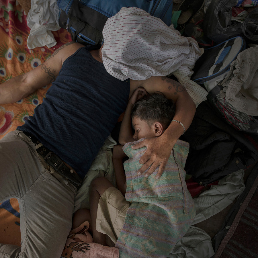 Ganador Series: ‘The Migrant Caravan’ de Pieter Ten Hoopen (Suecia)