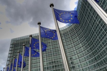 La UE descarta exigir una velocidad mínima de banda ancha entre las obligaciones del servicio universal