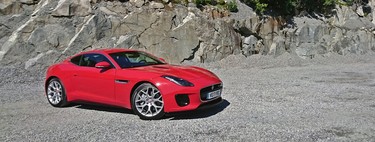 Probamos el Jaguar F-Type 2.0, porque cuatro cilindros y 300 CV no tienen por qué ser una herejía