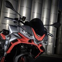 Aprilia se ha dado cuenta que a la Tuono 660 le falta electrónica y ponen en oferta IMU y quickshifter de la RS 660 por 180 euros
