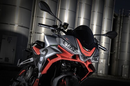 Aprilia se ha dado cuenta que a la Tuono 660 le falta electrónica y ponen en oferta IMU y quickshifter de la RS 660 por 180 euros