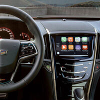 Nadie usa el GPS de los coches nuevos pero algunas marcas quieren cobrarte por ello, así que planean cargarse Android Auto y Apple CarPlay