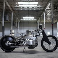 BMW muestra por segunda vez su motor bóxer de 1.800 cc en la Birdcage, una moto fabricada con titanio