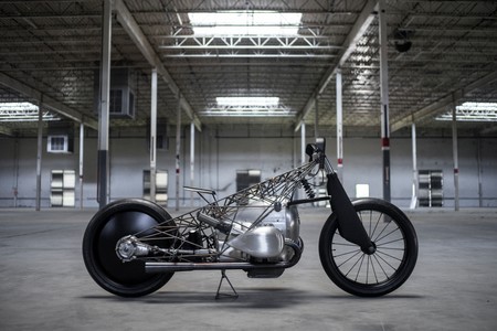 BMW muestra por segunda vez su motor bóxer de 1.800 cc en la Birdcage, una moto fabricada con titanio