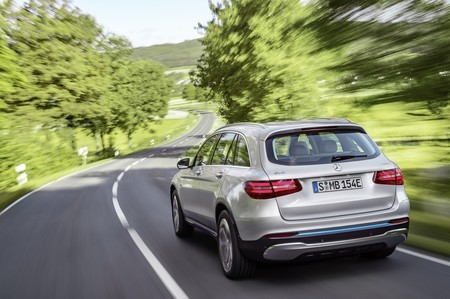 Mercedes-Benz podría aparcar por ahora el coche de hidrógeno para centrarse en camiones de pila de combustible