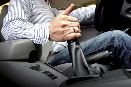 Siete malos hábitos que tu auto nunca agradecerá