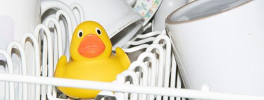 Mi lavavajillas tiene un botón secreto que no conocía. Así lo uso ahora para colocar mejor las copas y los vasos