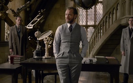 Jude Law haciendo de Albus Dumbledore se convierte en el actor mejor vestido del cine