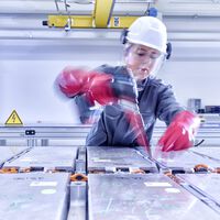 EEUU quiere sacar a China de la cadena de suministro de baterías para coches eléctricos, pero los fabricantes no lo tienen tan claro 