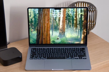 MacBook Air (2025) 13.6