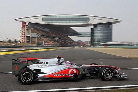 GP de China 2010: Jenson Button vuela en Shanghái y el escuadrón Mercedes sigue al frente