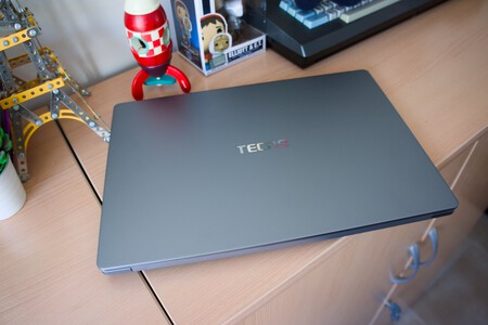Tecno Megabook K16s Amd Review Analisis Xataka Diseno Exteriorr