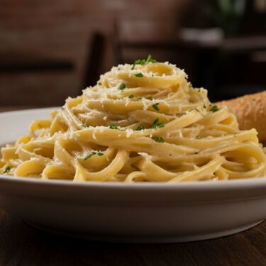 2 restaurantes italianos para disfrutar el mejor fetuccini Alfredo con salsa cremosa de queso de la CDMX