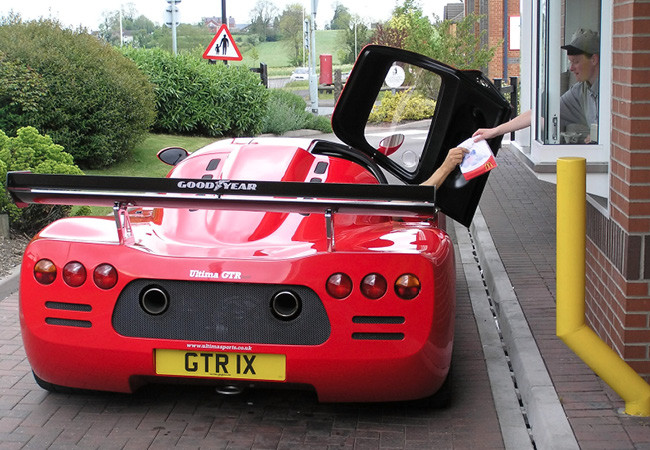 Esos 7 superdeportivos con los que no, no puedes ir a un McAuto