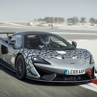 McLaren 620R: La bestia sale de la pista pero sólo 350 aventurados serán capaces de dominarla