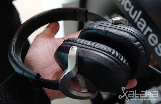 Auriculares Sony MDR-Z1000 y MDR-ZX700, parecen iguales pero no lo son