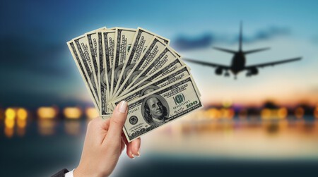 Ocho consejos para ahorrar al contratar viajes desde el móvil: consigue vuelos y hoteles más baratos