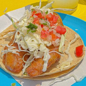 Si te quedas en CDMX esta Semana Santa, lánzate a este restaurante de mariscos a probar los tacos estilo Ensenada