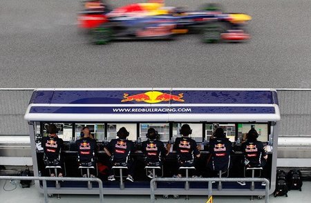 Mark Webber también tuvo problemas con la radio en Malasia