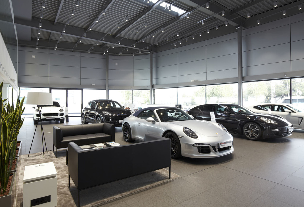 Porsche Madrid Norte exposición coches