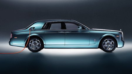 Rolls-Royce sí tendrá híbridos enchufables, pero eléctricos puros no