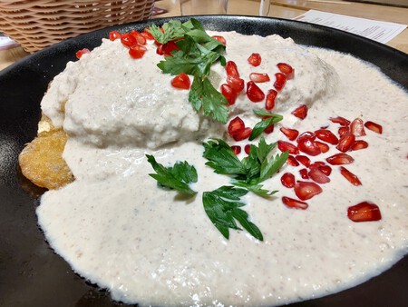 3 consejos del chef Ian Vergara de TAGERS para que tu salsa de nogada quede cremosa y llena de sabor