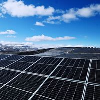 China rompió el mercado de los paneles solares. Ahora sus empresas han tenido que despedir a un tercio de sus empleados