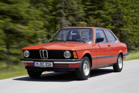 BMW casi se carga la calandra con los riñones en los años 70
