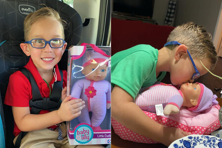 Una madre comparte las fotos de su hijo con la muñeca que pidió de regalo porque "quiere ser un gran padre"