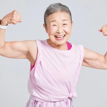 Hasta los 65 nunca había hecho deporte: con 94 es estrella del fitness y la entrenadora más longeva de Japón gracias a esta rutina 