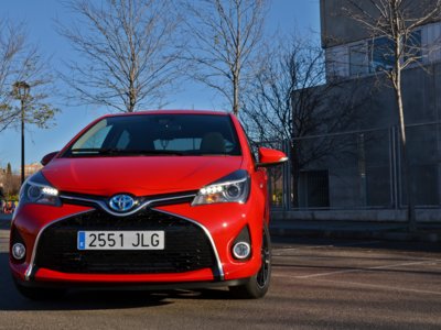 Toyota Yaris hybrid 2016: probamos el interior y exterior del coche experto en ciudades 