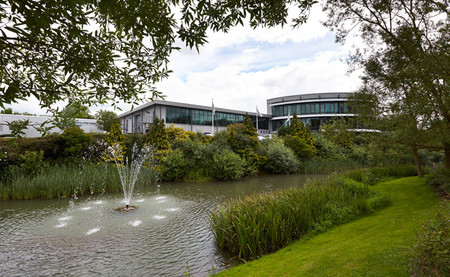 Brackley Mercedes Jardín