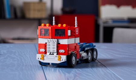 Optimus Prime Transformers LEGO set