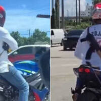 En vaqueros y sin chaqueta, pero con rifles de asalto en la espalda a lo GTA. Florida ha estrenado una nueva ley que permite llevar armas si están a la vista 