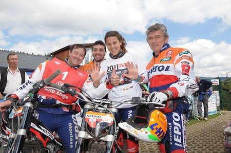 Equipo-mundial-trial-Laia-Sanz