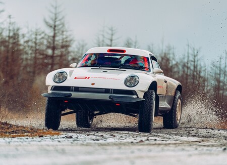 Un Porsche 911 listo para enfrentarse a los caminos más rudos y carreras exigentes