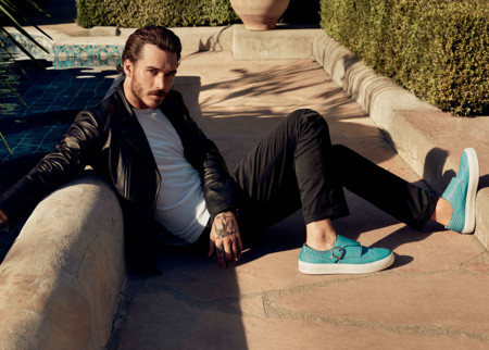 Jimmy Choo le suma color a nuestros pasos con su campaña de primavera