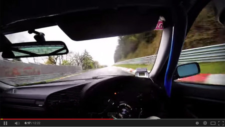 Disfrutando de la lluvia en Nürburgring Nordschleife