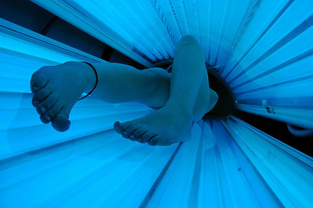 Los menores de edad no deberían someterse a sesiones de bronceado artificial