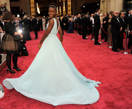 Lupita Nyong'o, del flechazo al estrellato con 30 looks que conquistaron todas las fiestas 