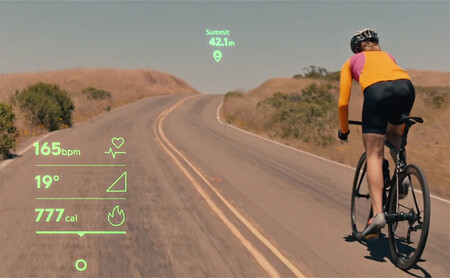 Black Mirror ya es real: las lentillas de realidad aumentada podrían revolucionar el mundo de la moto viendo el GPS en el ojo