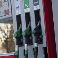 Francia quiere gasolina más barata. Pretende reducir su precio eliminando una ley de hace 60 años