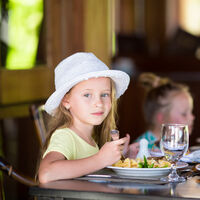 La genial idea de una madre para entretener a los niños fuera de casa sin pantallas