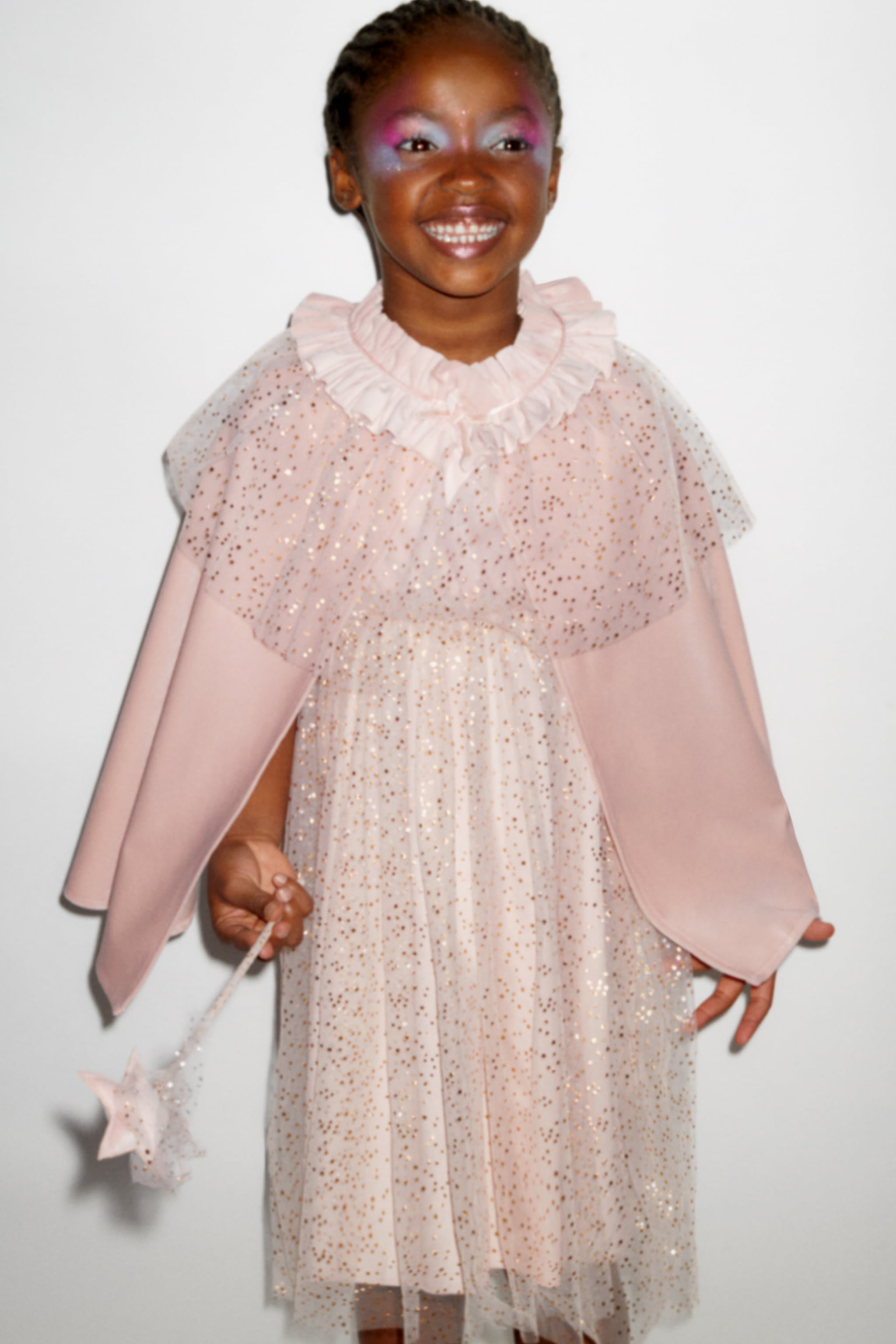 Disfraz de princesa con cuello redondo y sin mangas.