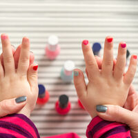 Esmaltes y lacas de uñas en niños: ¿son seguros?