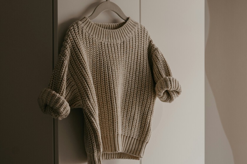 Adiós bolas en los jerseys: el truco del estropajo de Mercadona que los deja como nuevos por poco más de un euro